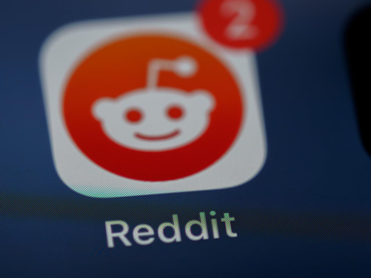 Jim Cramer Says “Reddit’s Going to Have a Really Good Quarter”