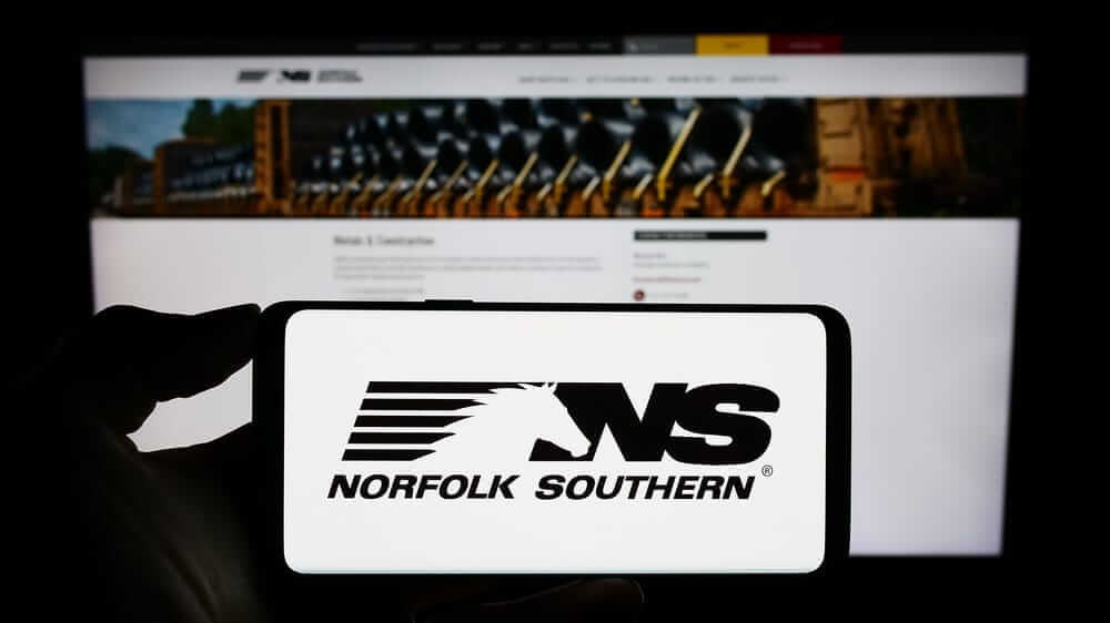 Is Norfolk Southern Stock Underperforming the Dow?