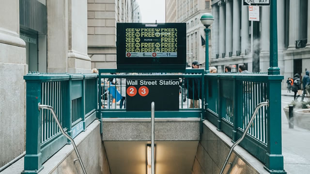 US Consumer Sentiment Falls to Lowest Since May