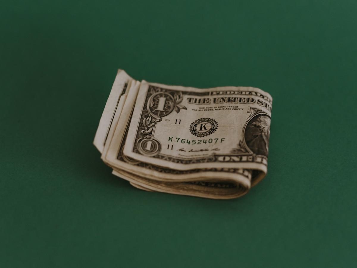 Why Long-Term Investors Should Look at Enterprise Products Partners (EPD) Among Cheap Dividend Stocks