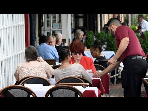 US Service Sector Stalls as Business Activity Shrinks