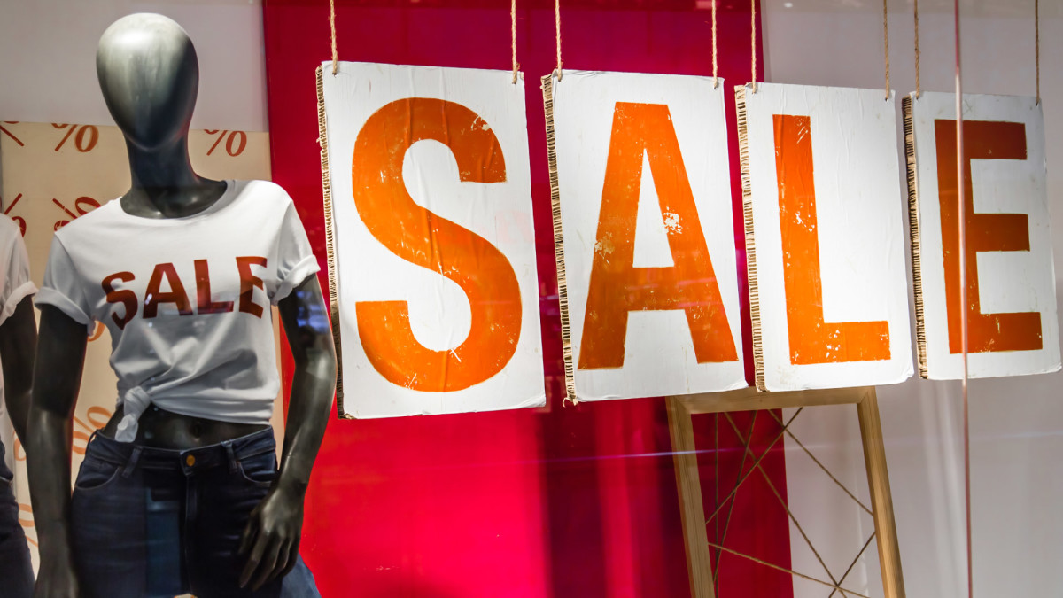 Discount retail chain has closed nearly 700 stores