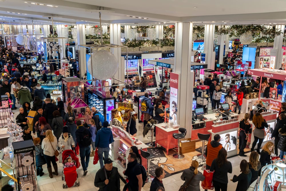 US retailers expect biggest shopper surge on record