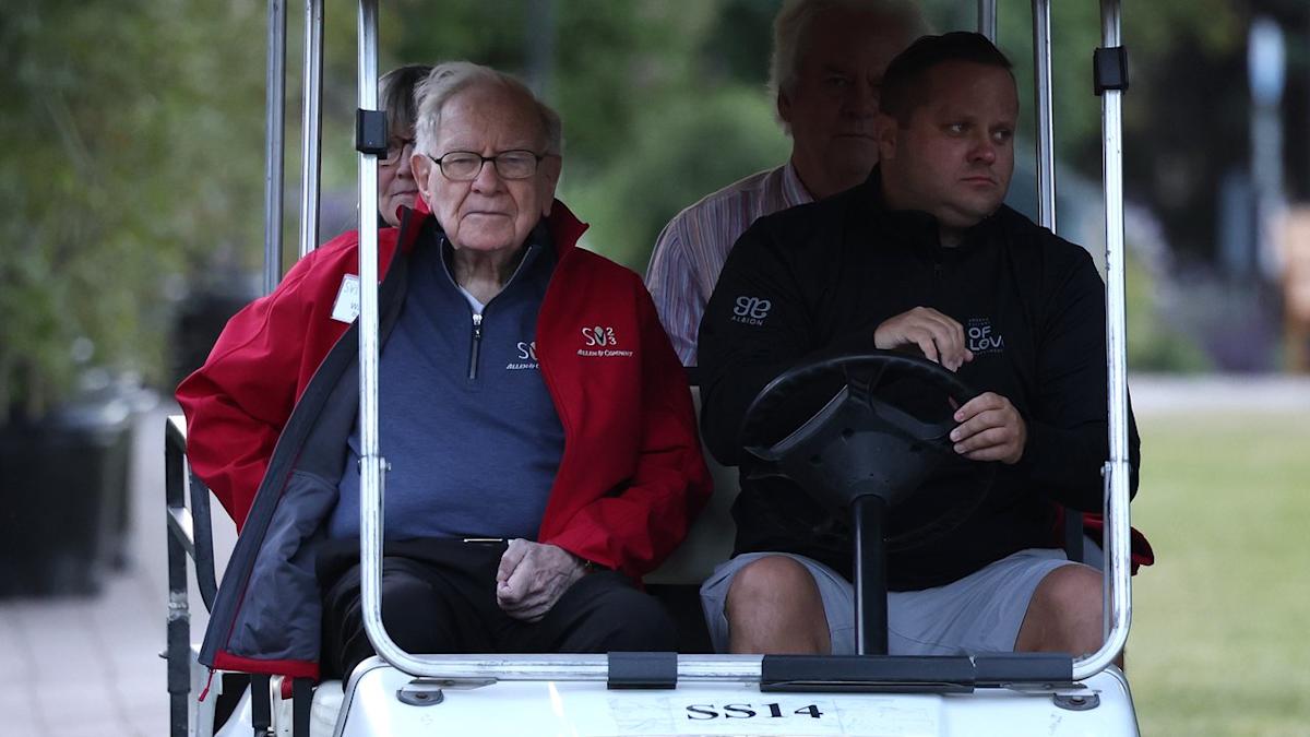 Warren Buffett's Berkshire Hathaway buys Google stock for first time