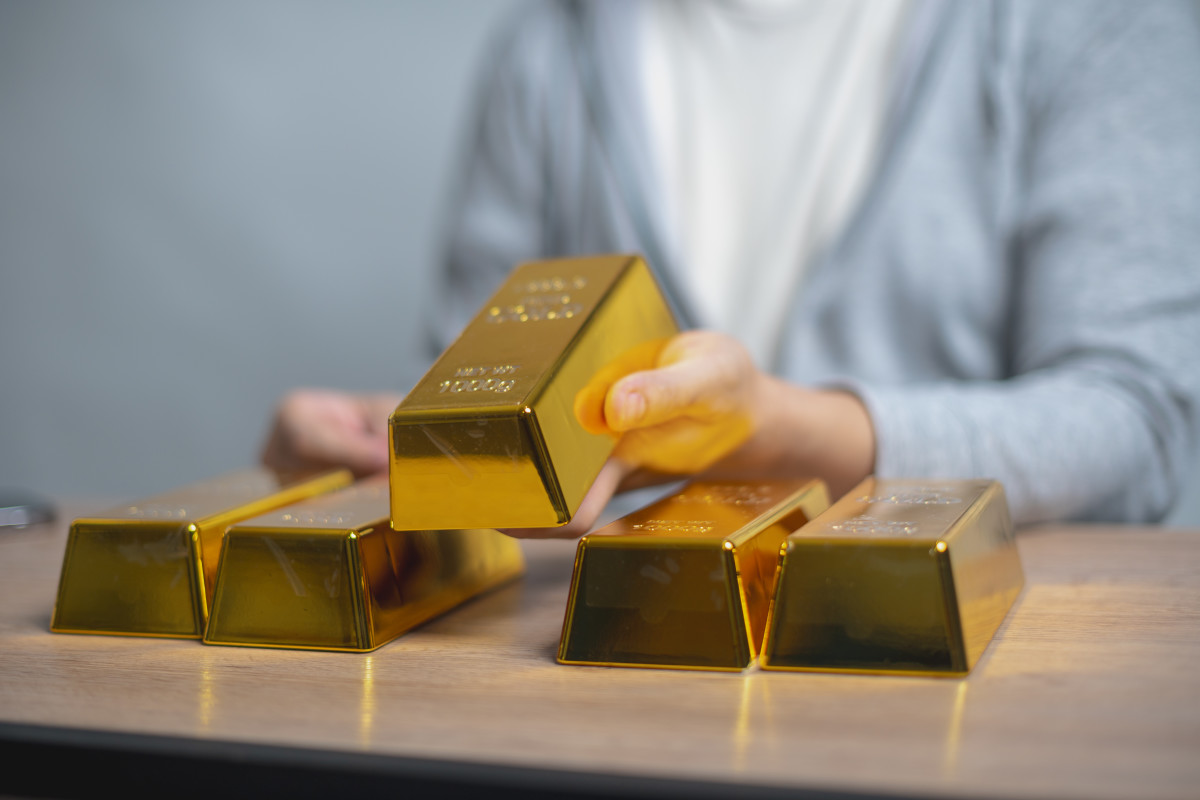 Goldman Sachs quietly revamps gold price target for 2026
