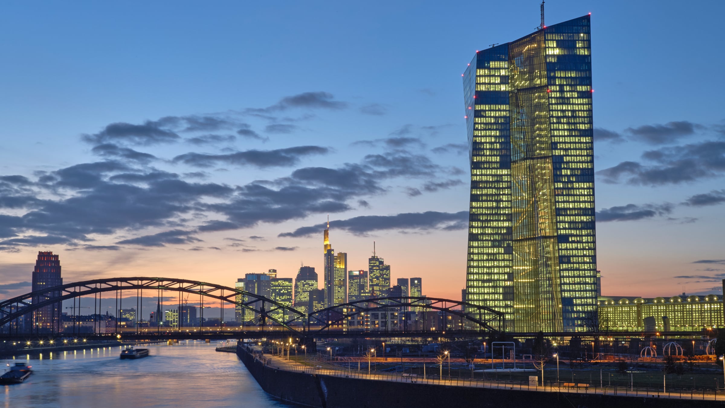 With Defense Stocks Falling and AI Booming, Is Europe Still a Buy in 2026?