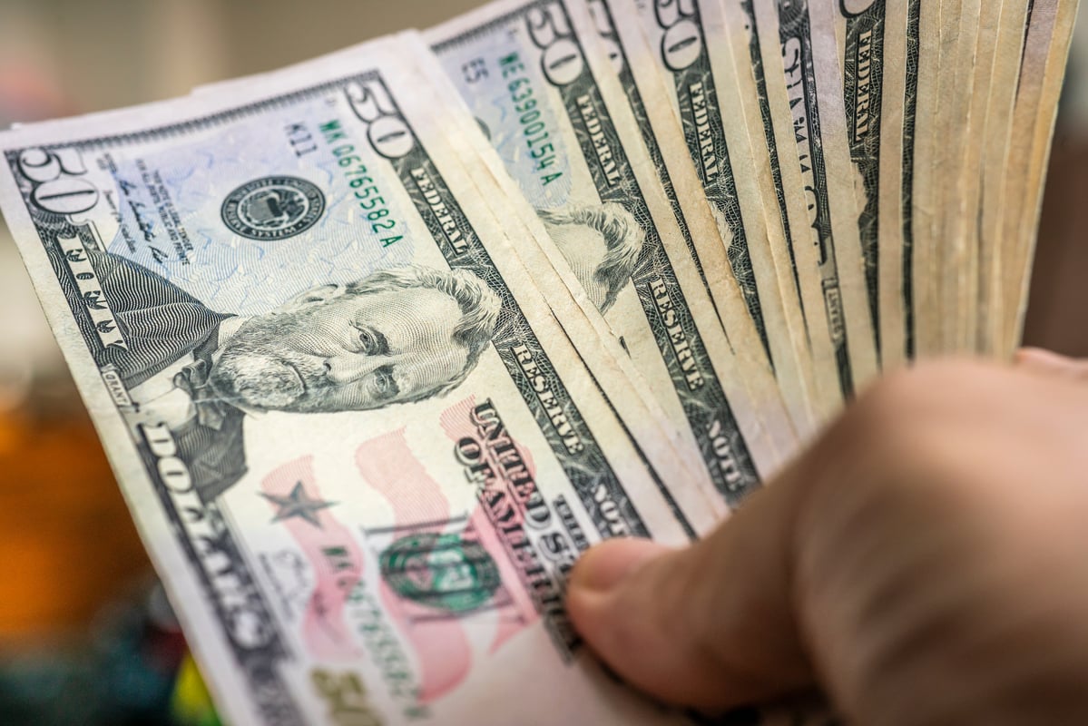 Want $1,000 in Annual Passive Income? Here's How Much to Invest in This High-Yield Energy Stock